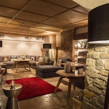Alpenhotel & *** Hotel Seefeld in Tirol